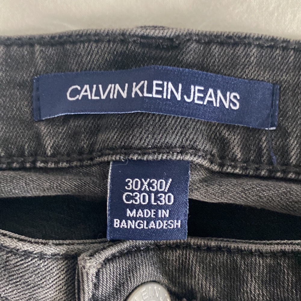 Calvin Klein Jeans - Mid Rise Super Skinny - Grey Jeans - Size 30 × 30 - Picture 4 of 6